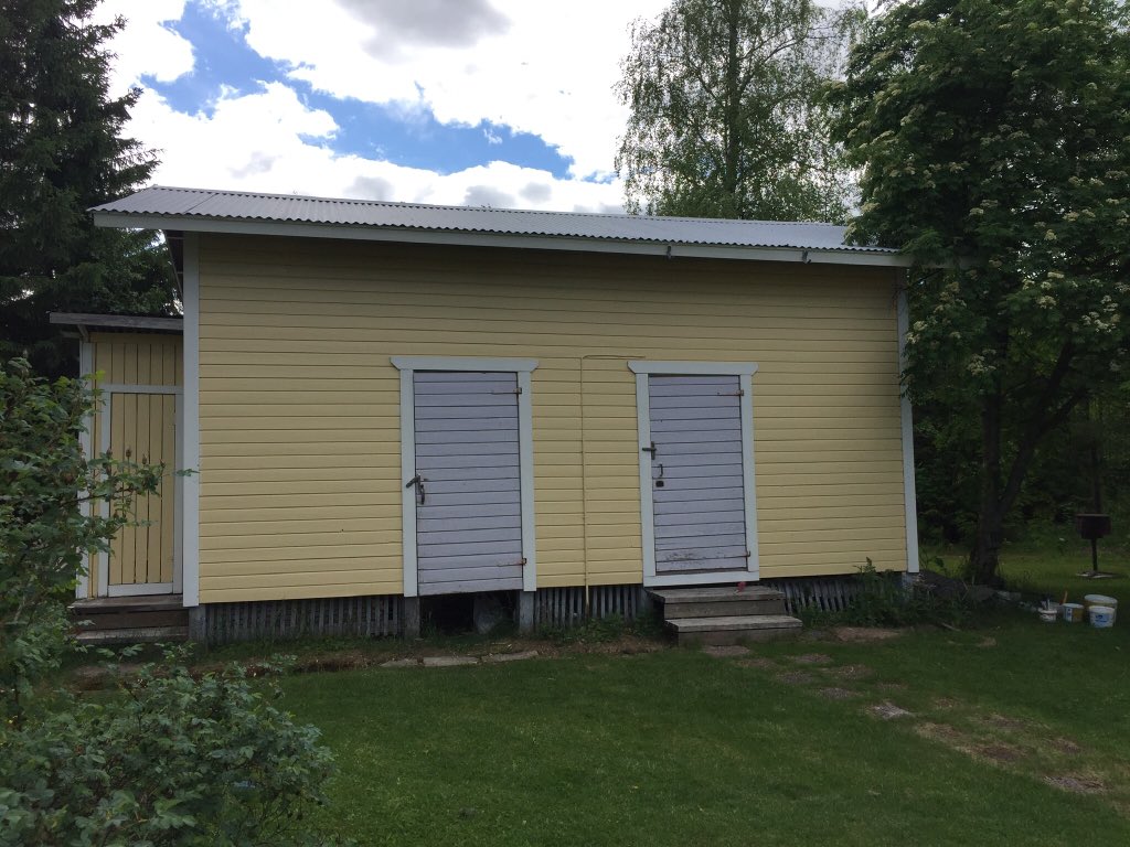 Nyt oli palkitsevaa työtä. #huussi…